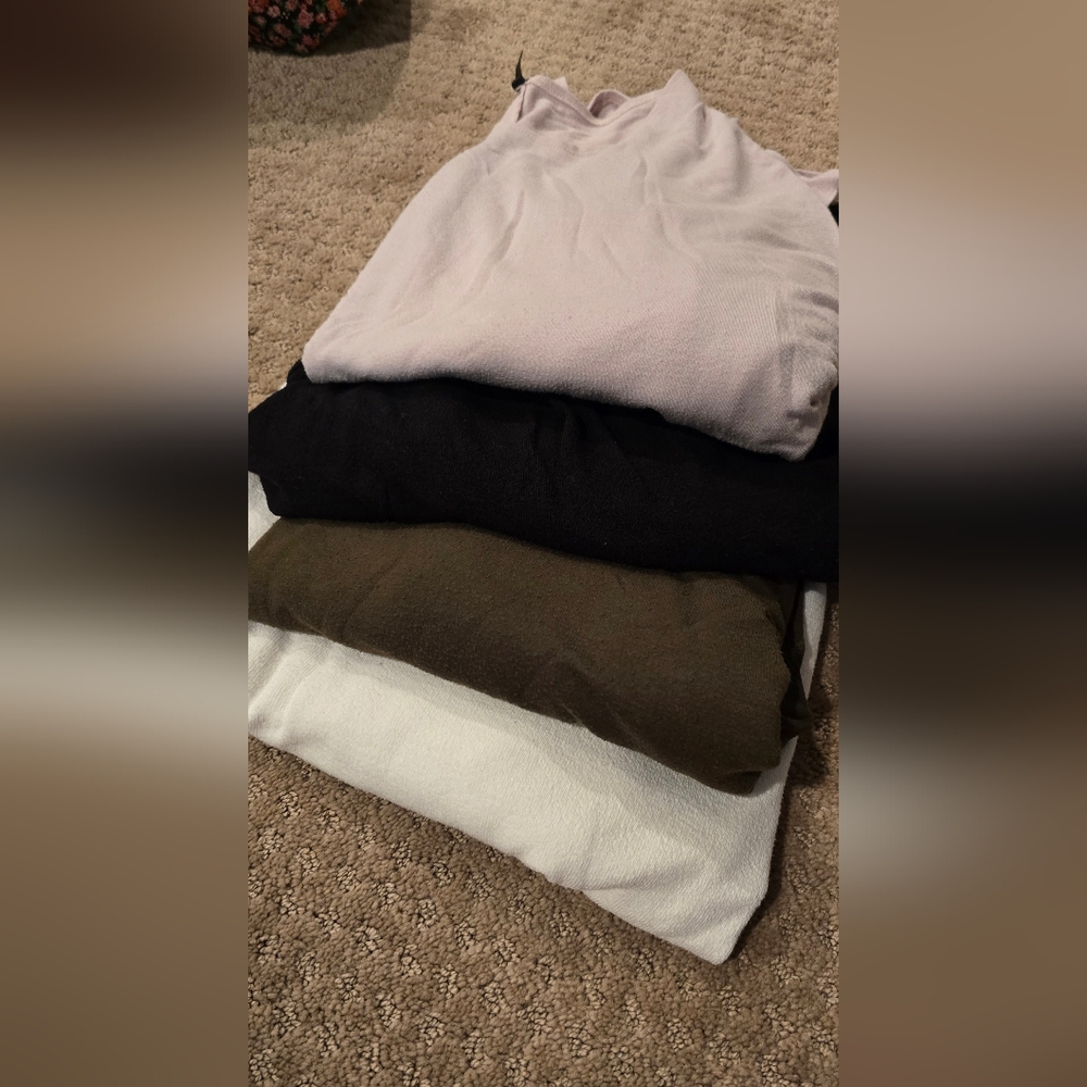 LOT SAVVI 4 Tops